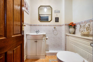 Guest wc- click for photo gallery